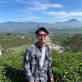 Tiệm B
